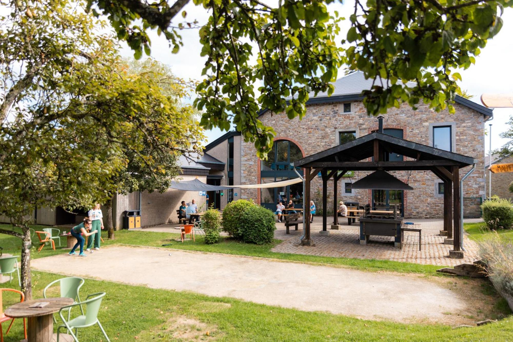 Auberge De Jeunesse De La Roche - Champlon Tenneville Eksteriør bilde